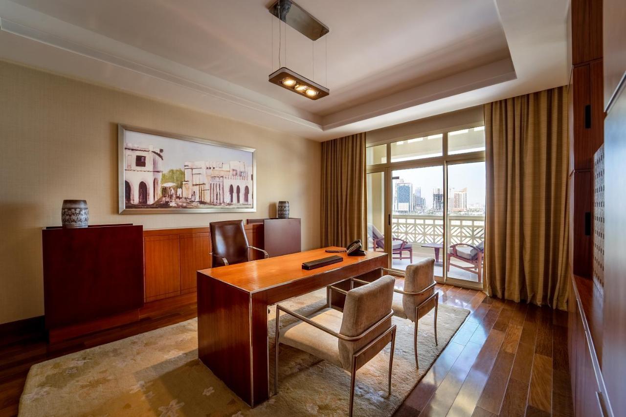 Grand Hyatt Doha Hotel & Villas Exteriér fotografie Office in the Emirates Palace