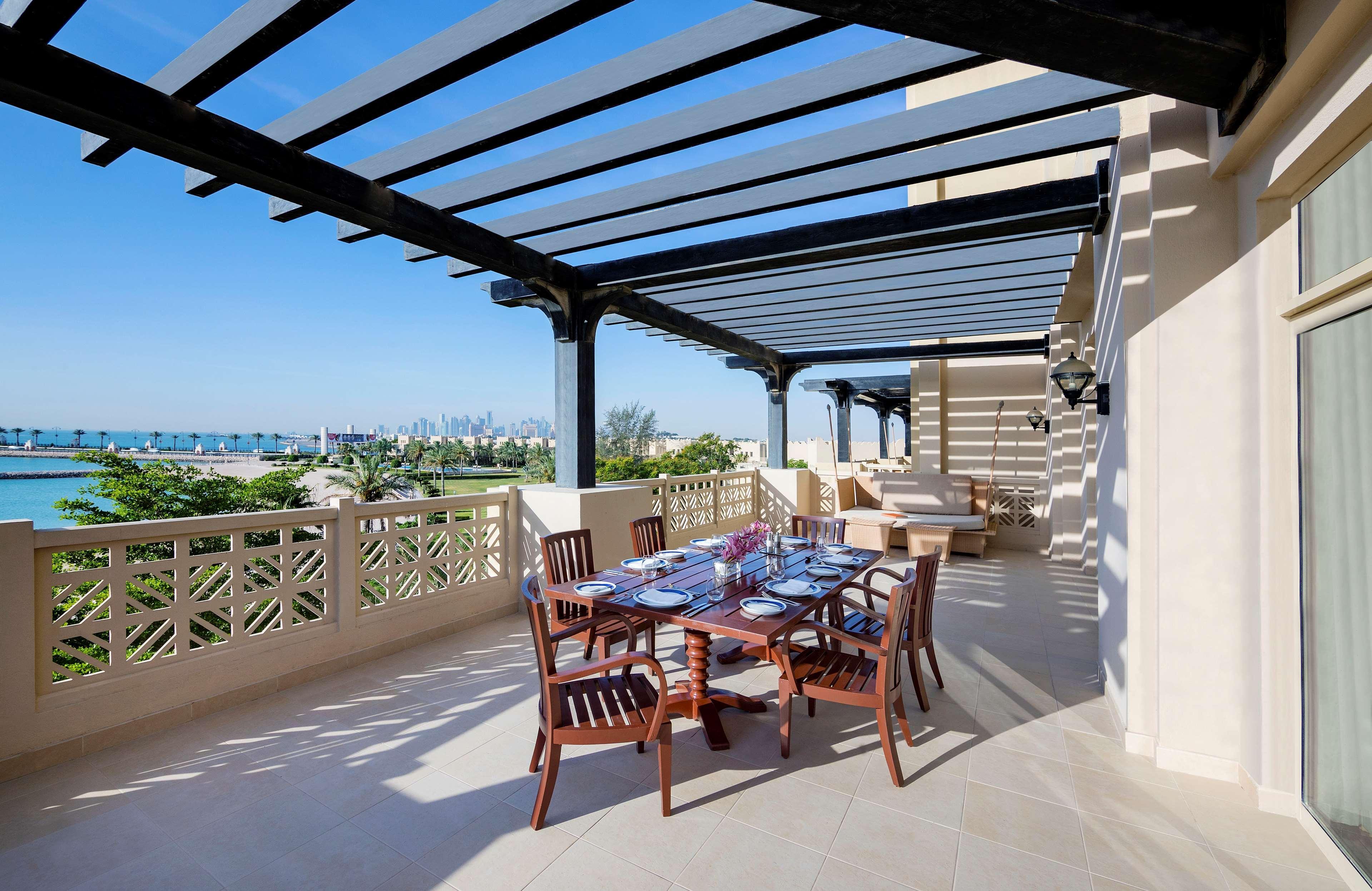 Grand Hyatt Doha Hotel & Villas Exteriér fotografie The Terrace at the Four Seasons Hotel, Cairo