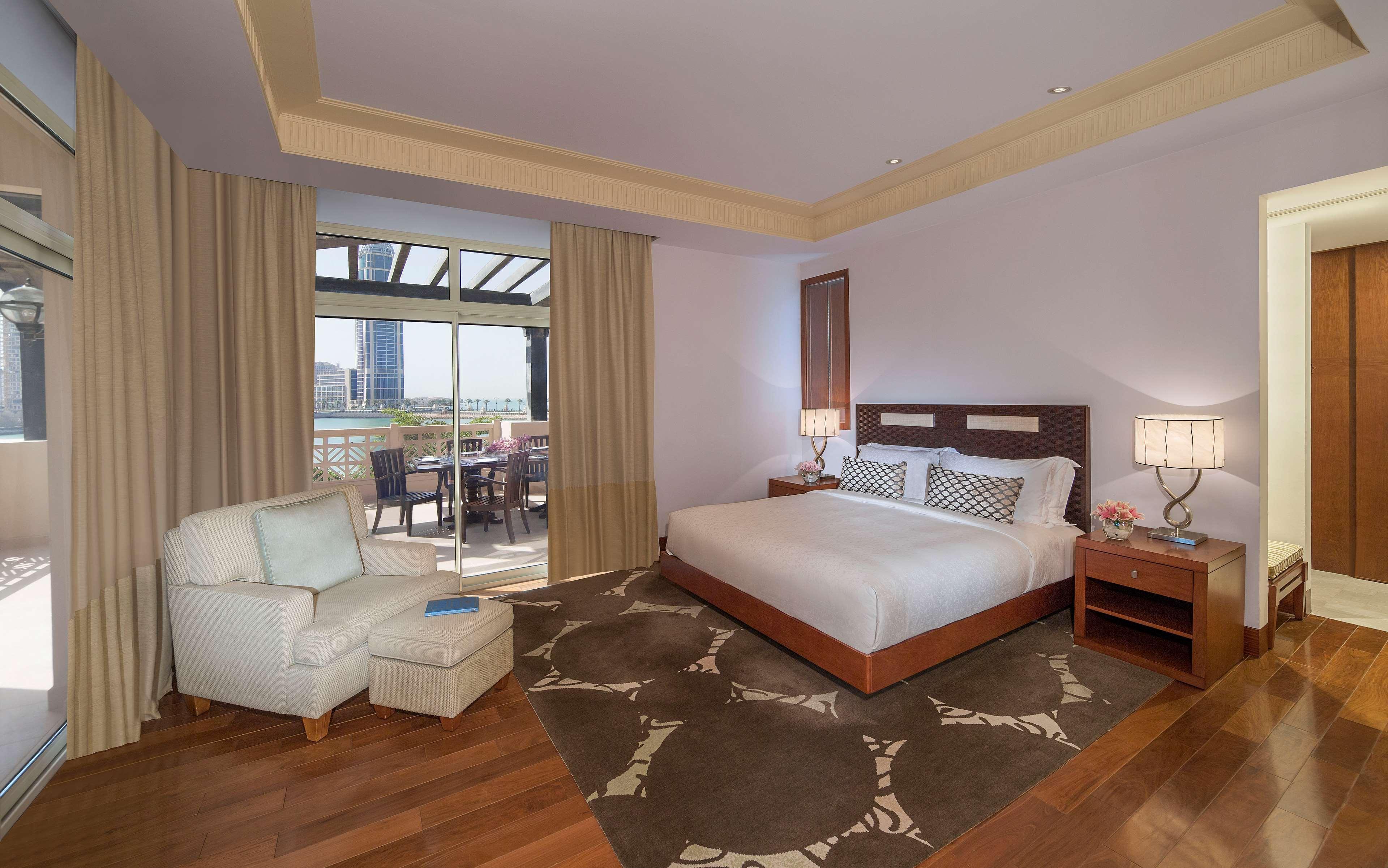 Grand Hyatt Doha Hotel & Villas Exteriér fotografie A bedroom at the hotel
