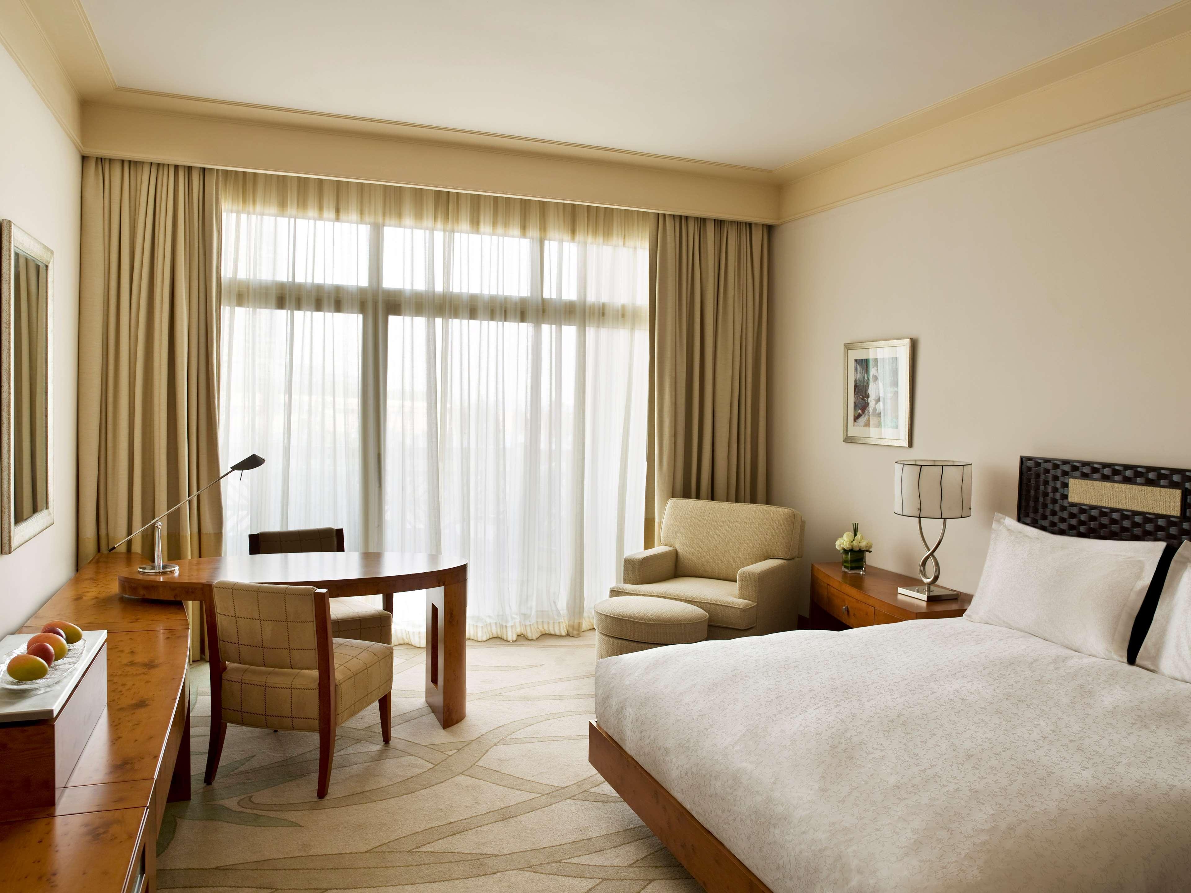 Grand Hyatt Doha Hotel & Villas Exteriér fotografie A room at the Conrad Dubai